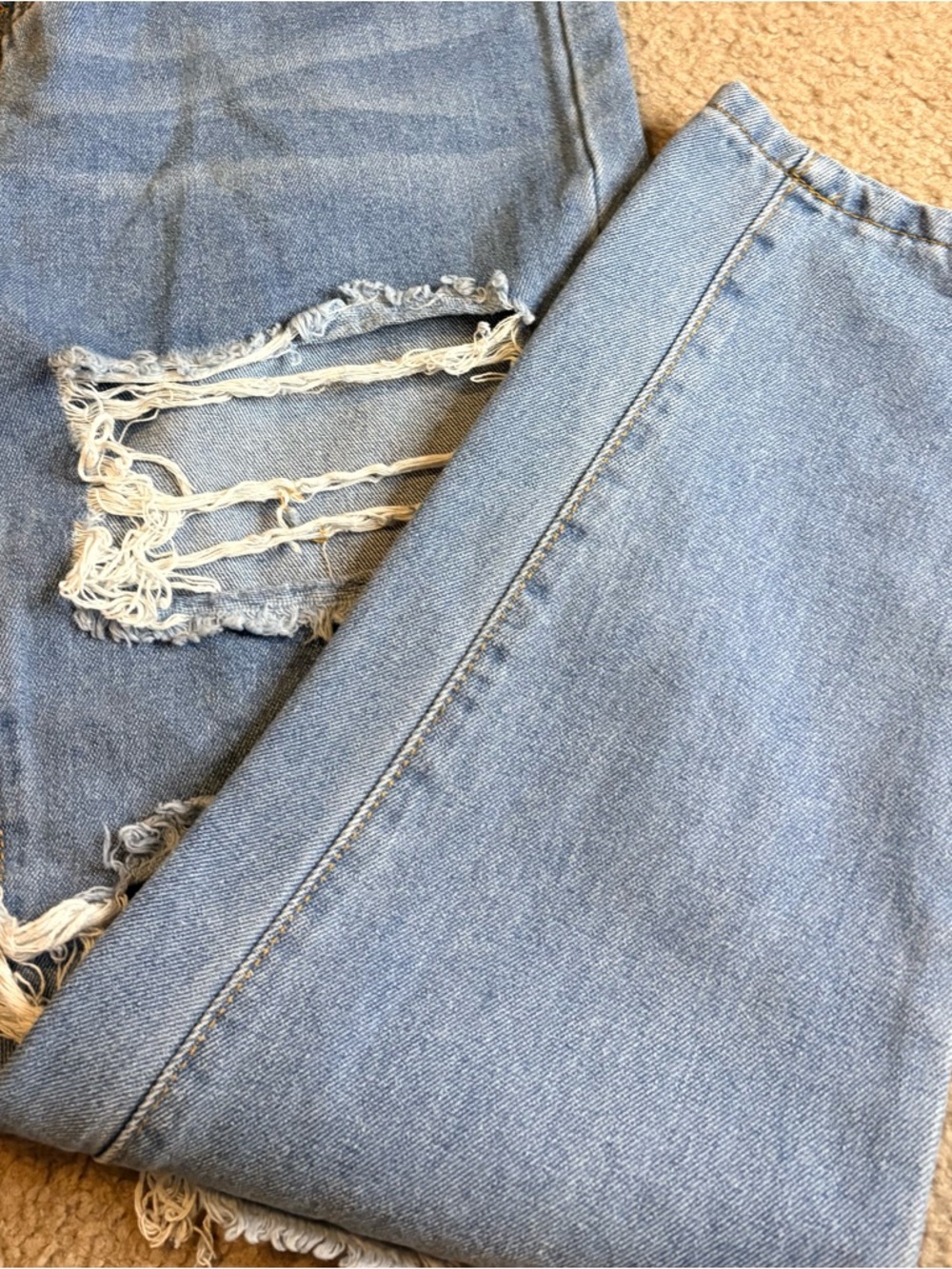 SHEIN Light Blue Distressed Women's Jeans